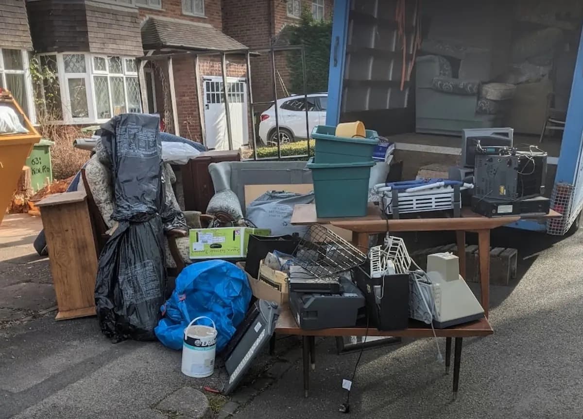 Binche: a clearance under high tension in the historic centre