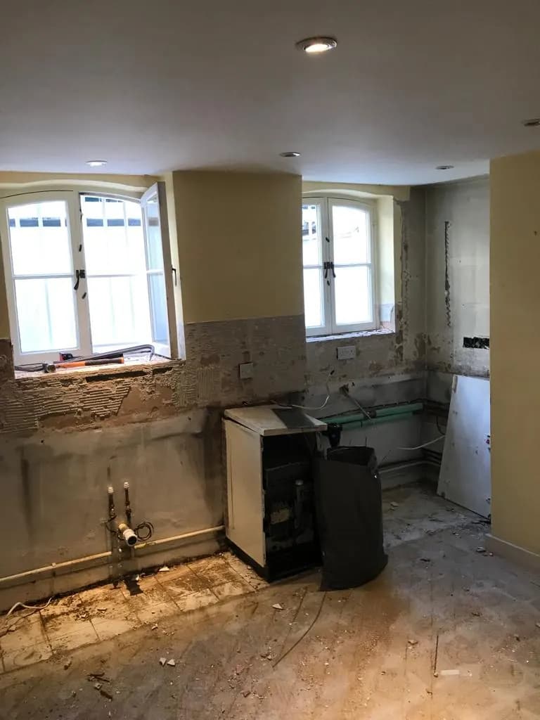 Mons: when post-disaster Cleanup brings a forgotten flat back to life